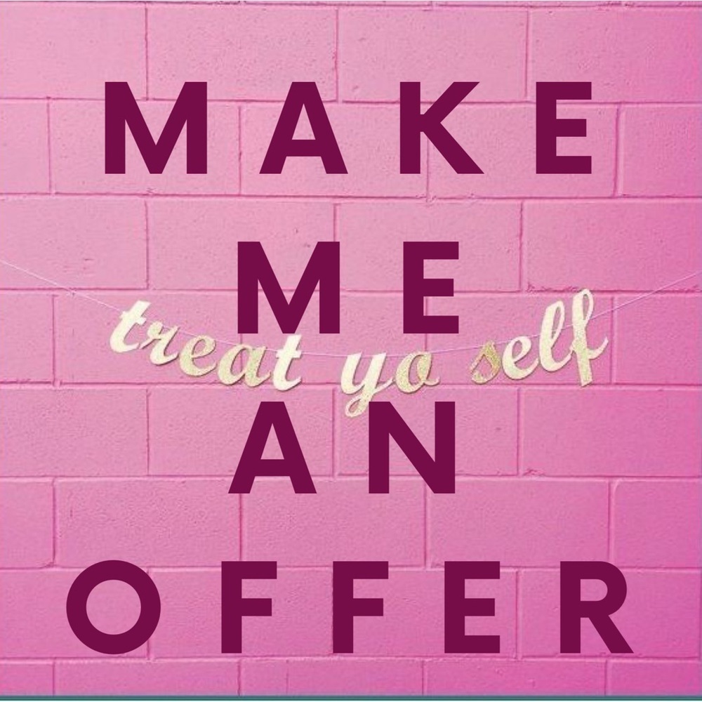 I accept reasonable offers 🫶🏻